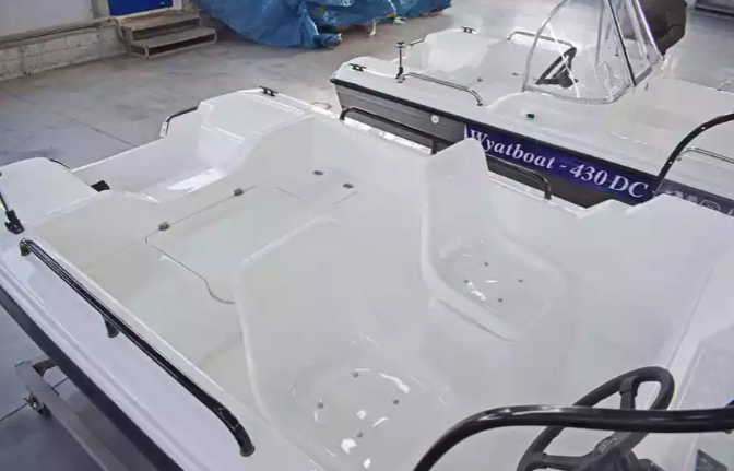 Комбинированный катер Wyatboat-430 M в Белгороде