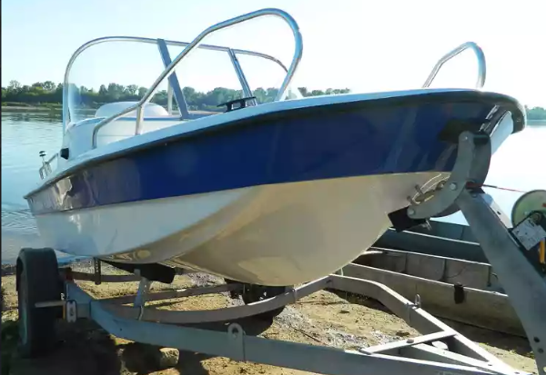 Стеклопластиковый катер Wyatboat-430 DC (тримаран) в Белгороде