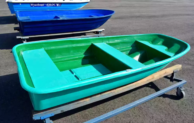 Стеклопластиковая лодка Старт (тримаран) в Белгороде