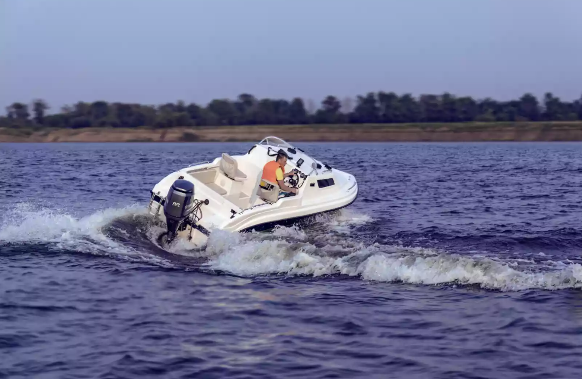 Стеклопластиковый катер Neman-500 в Белгороде