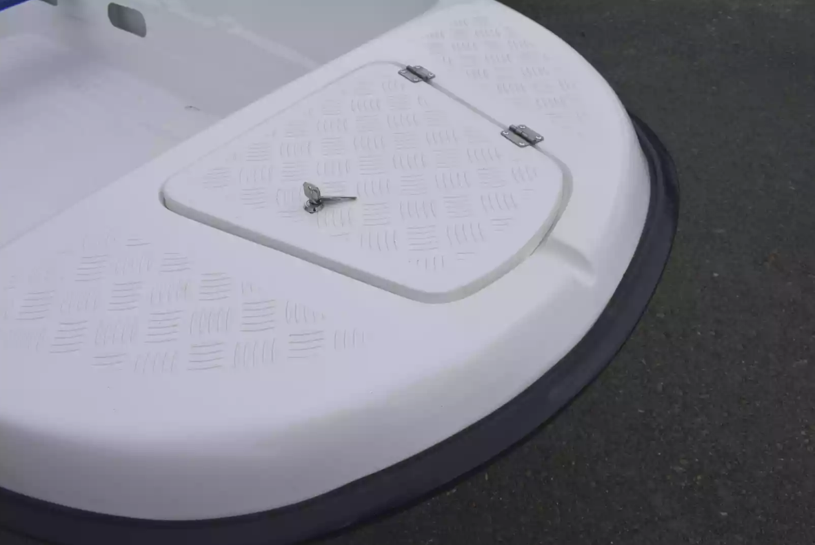 Стеклопластиковая лодка Пингвин New (тримаран) в Белгороде