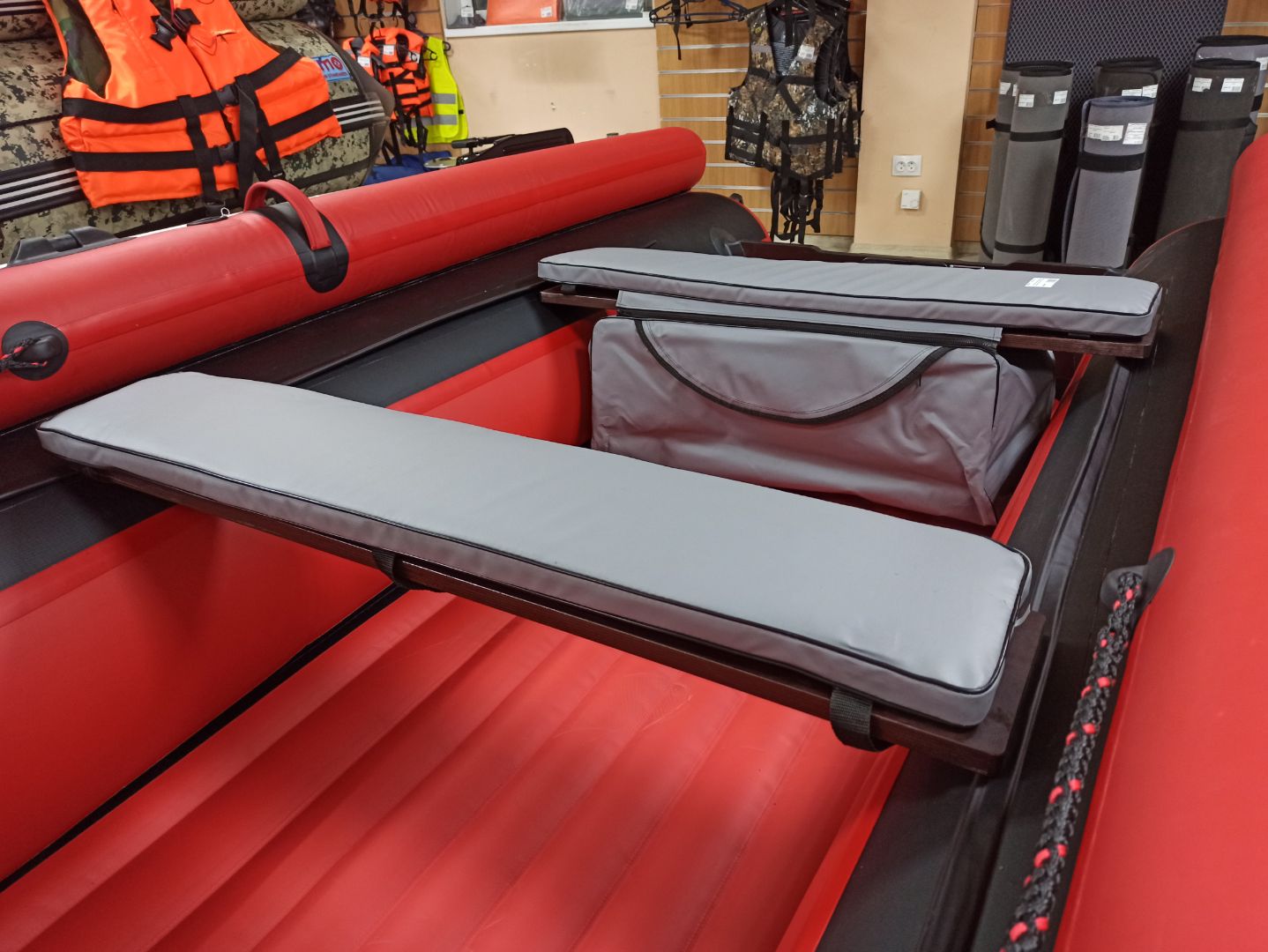 КОМПЛЕКТ МЯГКИХ НАКЛАДОК С СУМКОЙ ДЛЯ ЛОДОК 90Х20 СЕРЫЙ в Белгороде