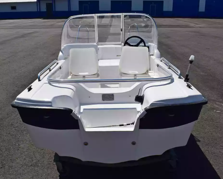 Стеклопластиковый катер Wyatboat-430 DC (тримаран) в Белгороде