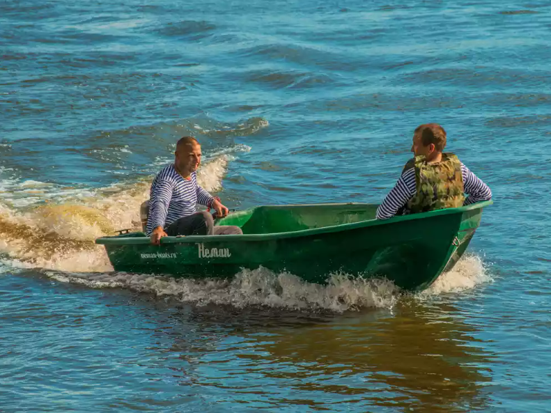 Стеклопластиковая лодка Neman-340 (тримаран) в Белгороде