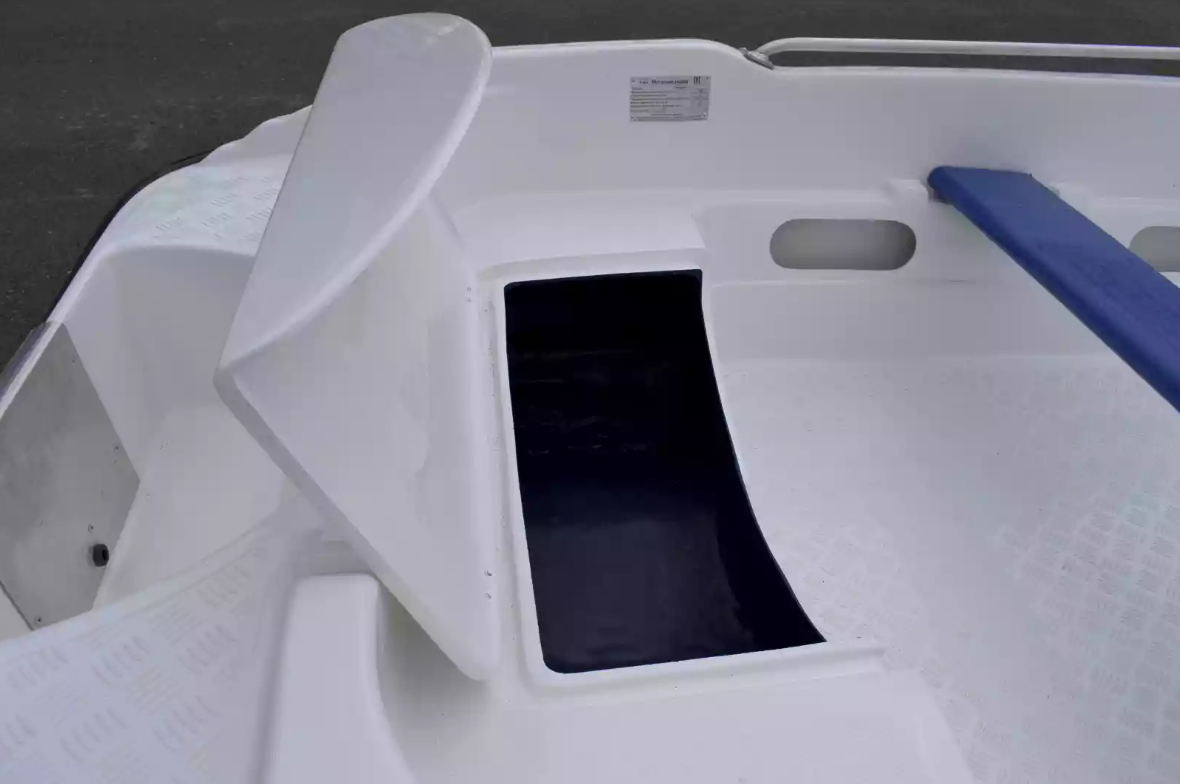 Стеклопластиковая лодка Пингвин New (тримаран) в Белгороде