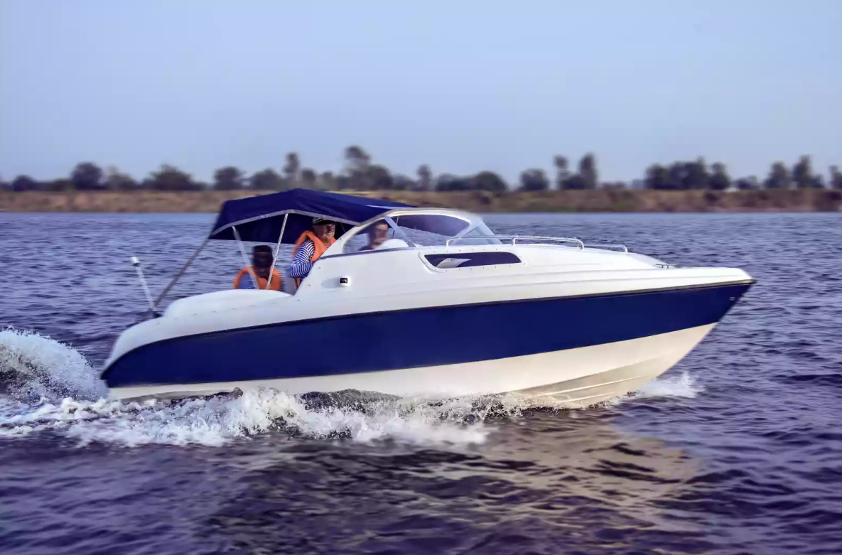 Стеклопластиковый катер Neman-550 с каютой в Белгороде