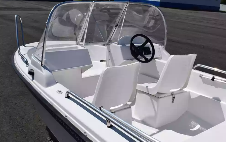 Стеклопластиковый катер Wyatboat-430 DC (тримаран) в Белгороде