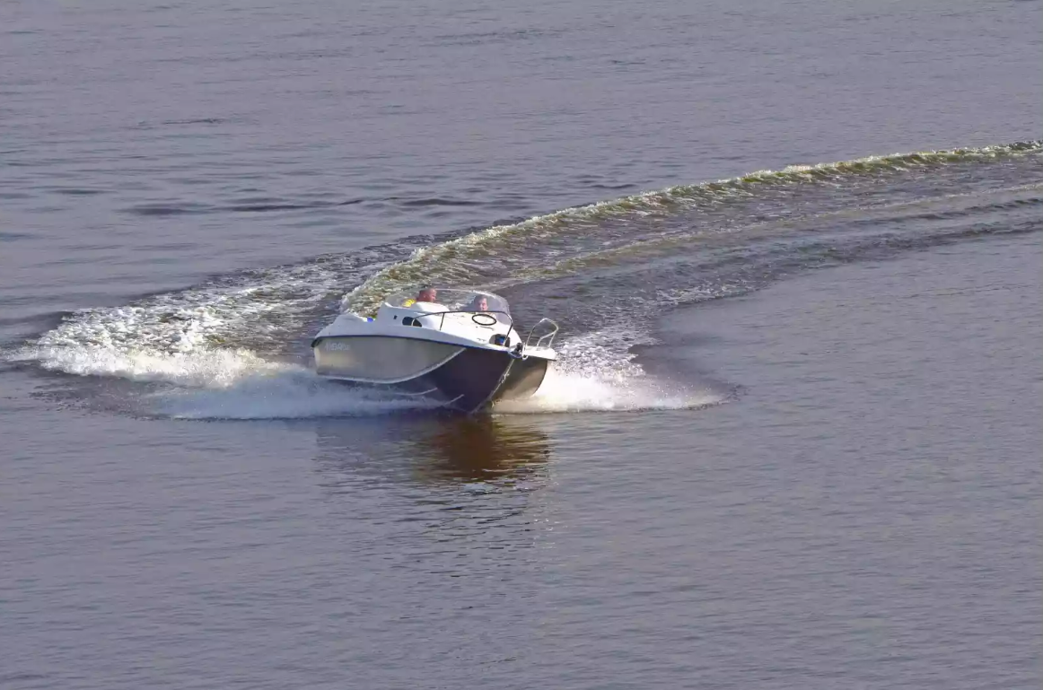 Комбинированный катер Neman-530 с каютой в Белгороде