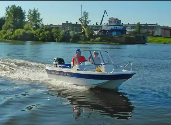 Стеклопластиковый катер Wyatboat-430 DC (тримаран) в Белгороде