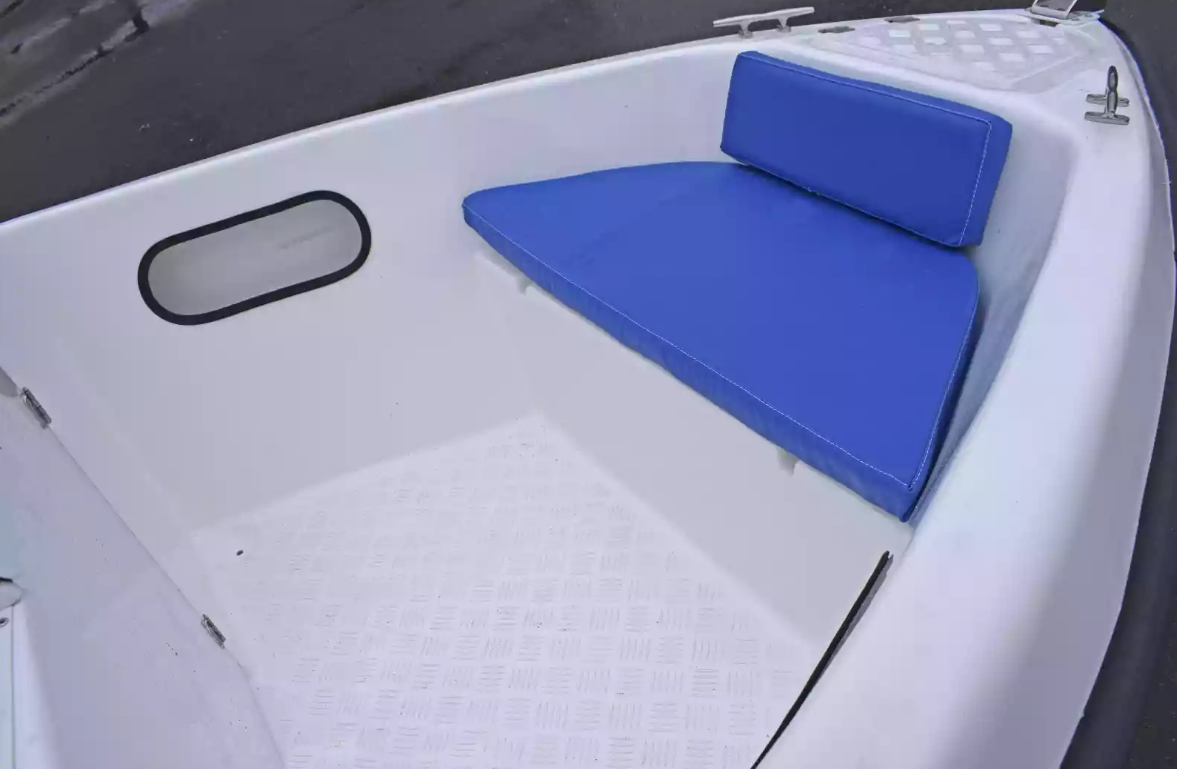 Стеклопластиковый катер Wyatboat-430DCМ (килевая) в Белгороде