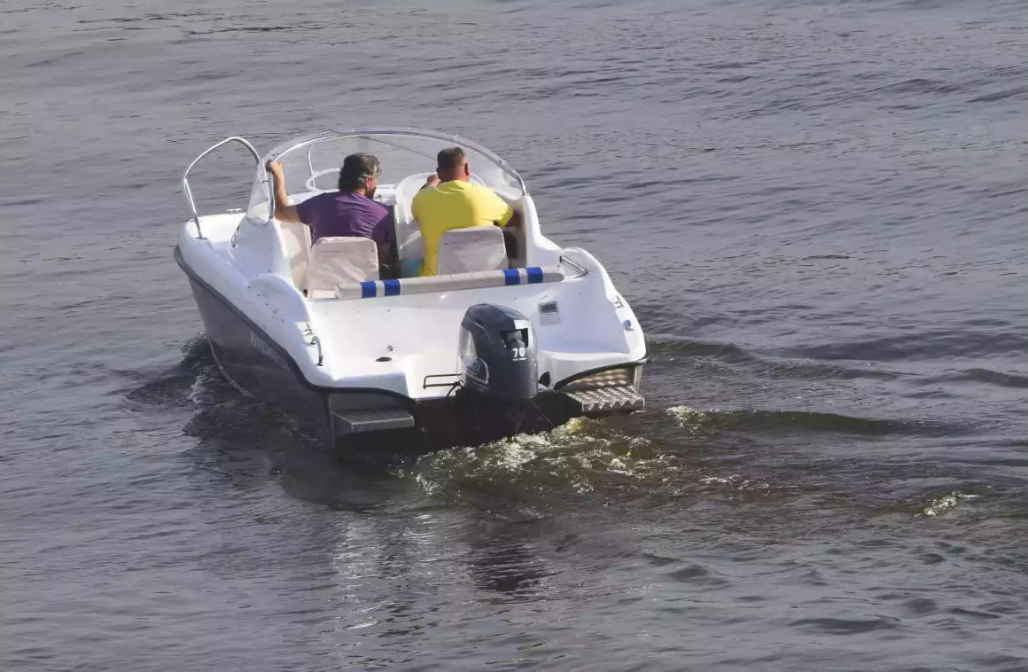 Комбинированный катер Neman-530 с каютой в Белгороде