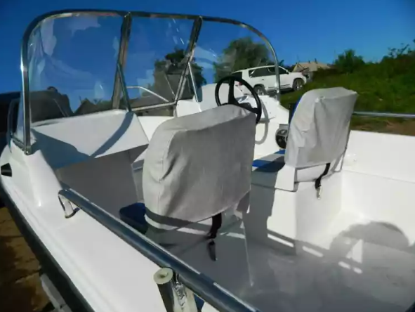 Стеклопластиковый катер Wyatboat-430 DC (тримаран) в Белгороде