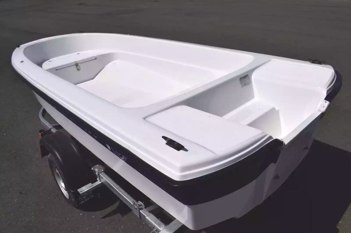 Стеклопластиковая лодка Wyatboat 430 тримаран в Белгороде