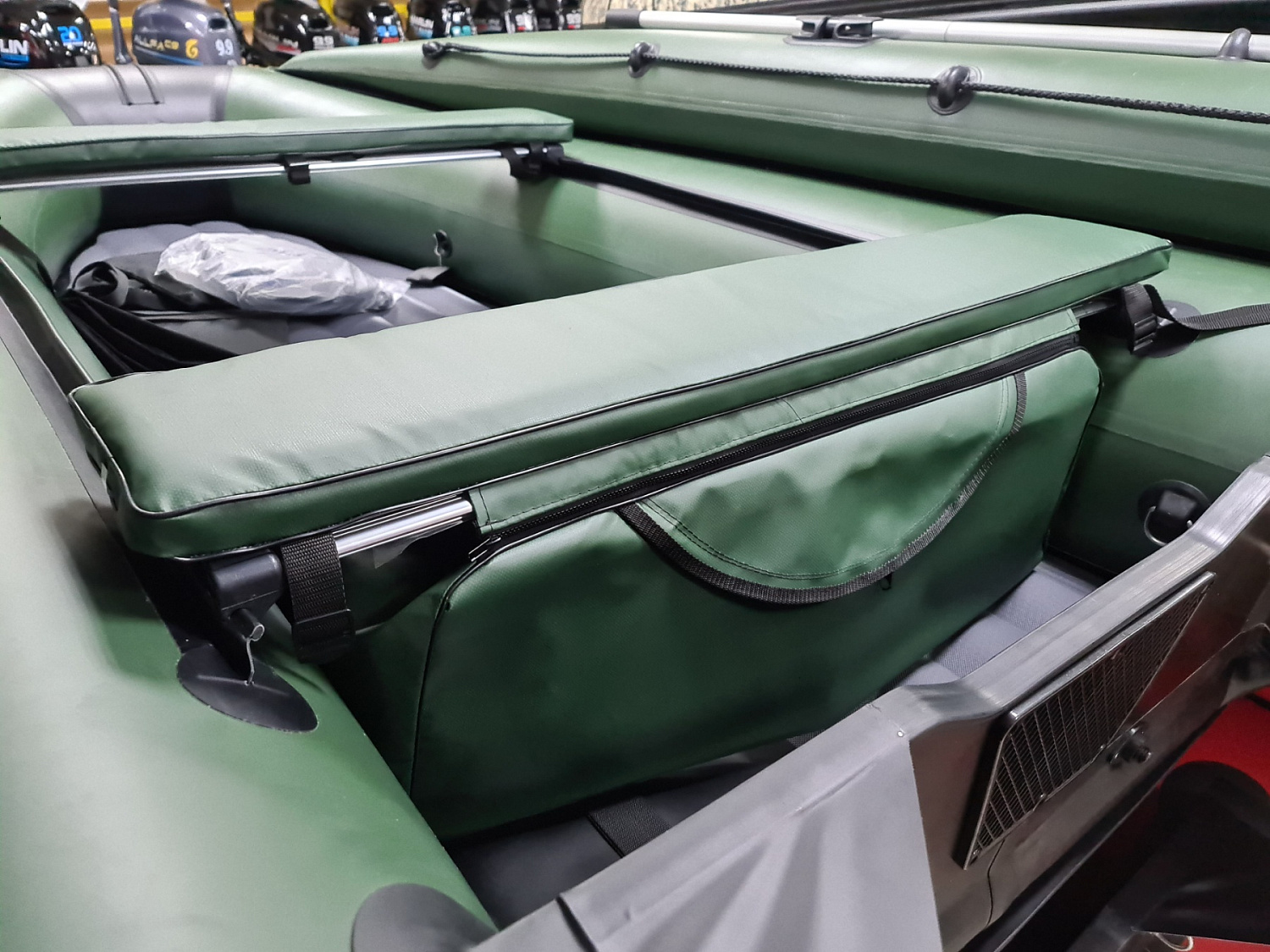 КОМПЛЕКТ МЯГКИХ НАКЛАДОК С СУМКОЙ ДЛЯ ЛОДОК 90Х20 ЗЕЛЕНЫЙ в Белгороде