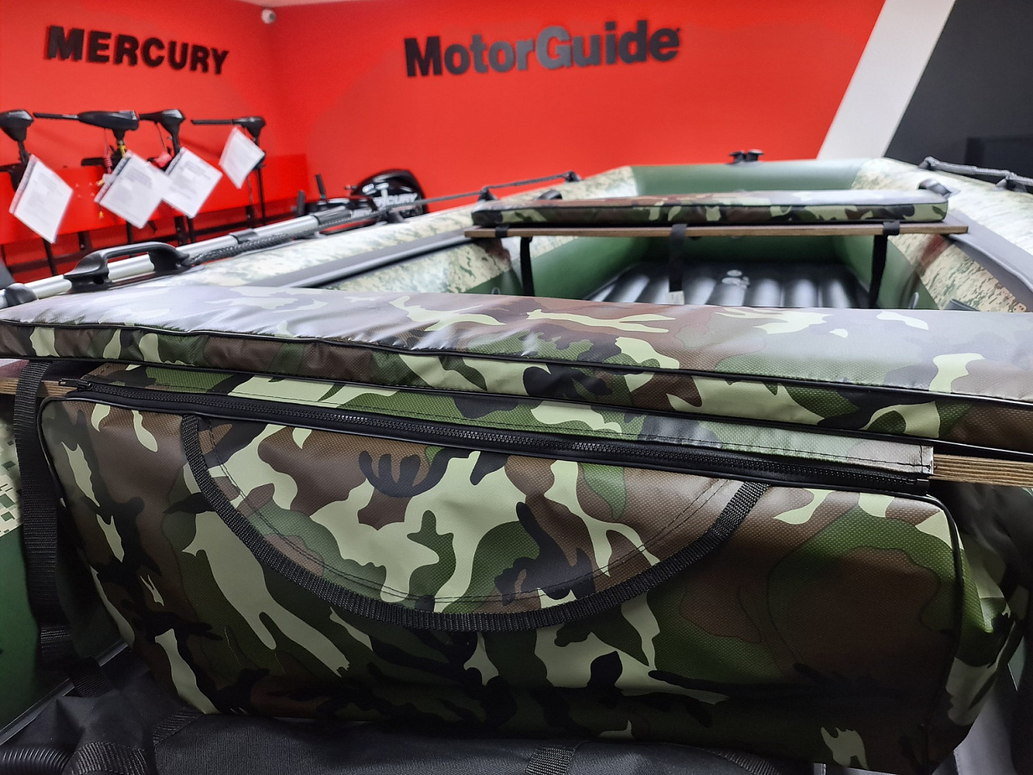 КОМПЛЕКТ МЯГКИХ НАКЛАДОК С СУМКОЙ ДЛЯ ЛОДОК 105Х20 КАМУФЛЯЖ в Белгороде