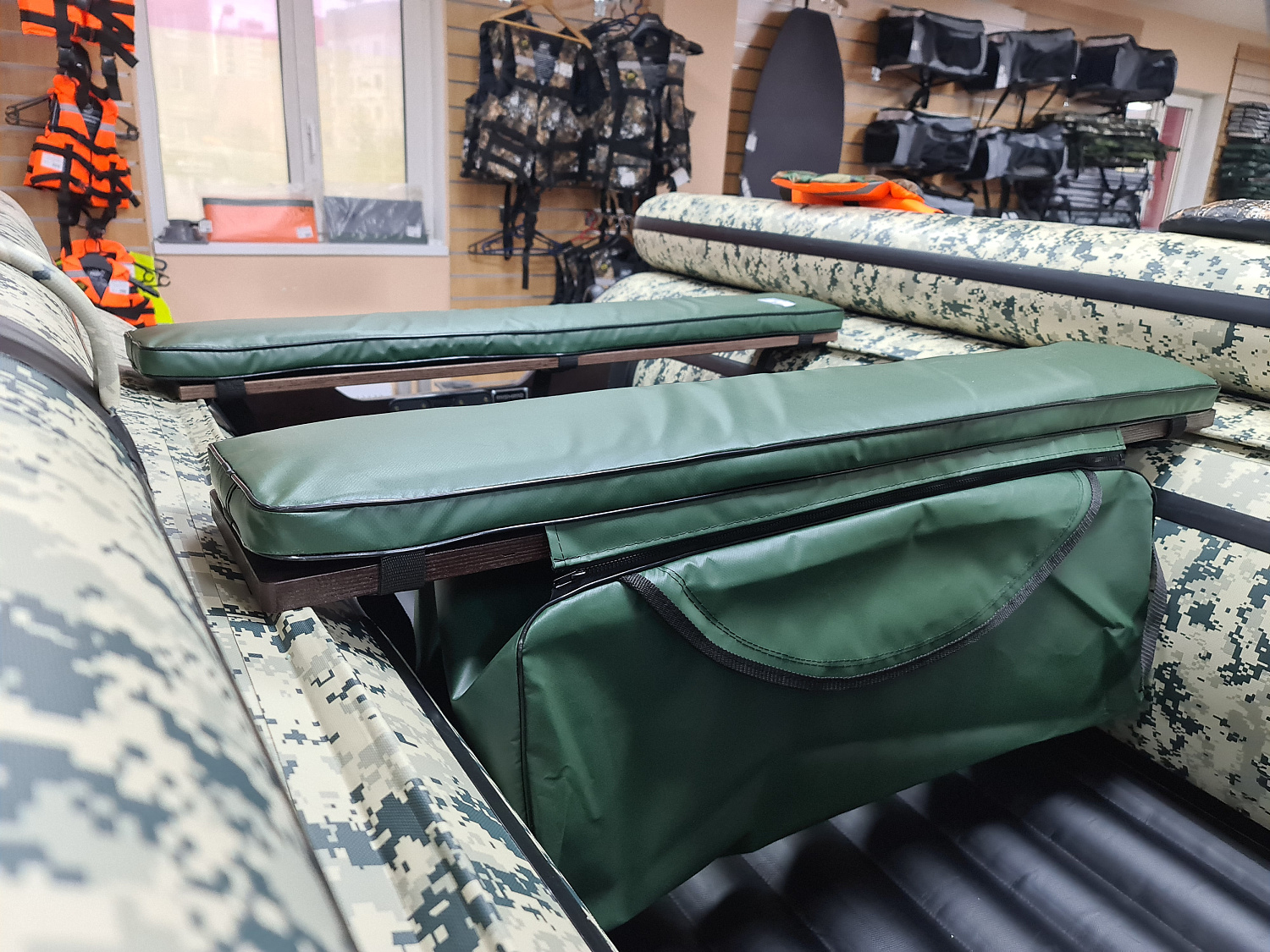 КОМПЛЕКТ МЯГКИХ НАКЛАДОК С СУМКОЙ ДЛЯ ЛОДОК 110Х20 ЗЕЛЕНЫЙ в Белгороде