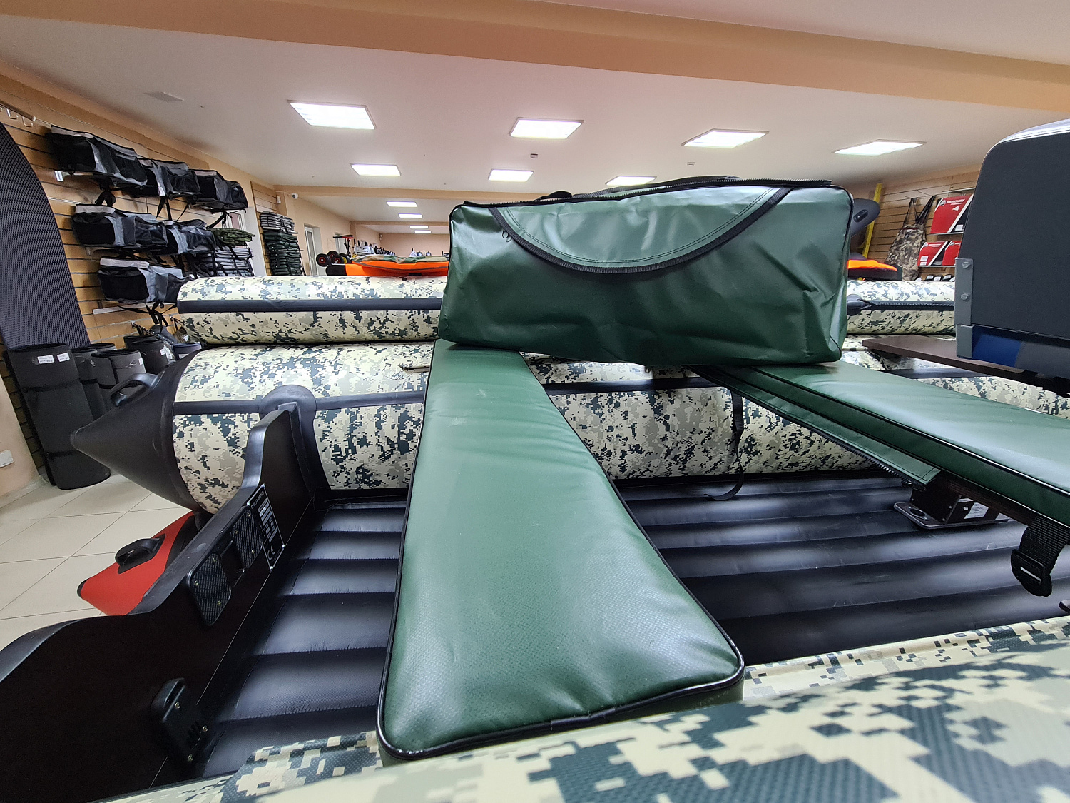 КОМПЛЕКТ МЯГКИХ НАКЛАДОК С СУМКОЙ ДЛЯ ЛОДОК 110Х20 ЗЕЛЕНЫЙ в Белгороде